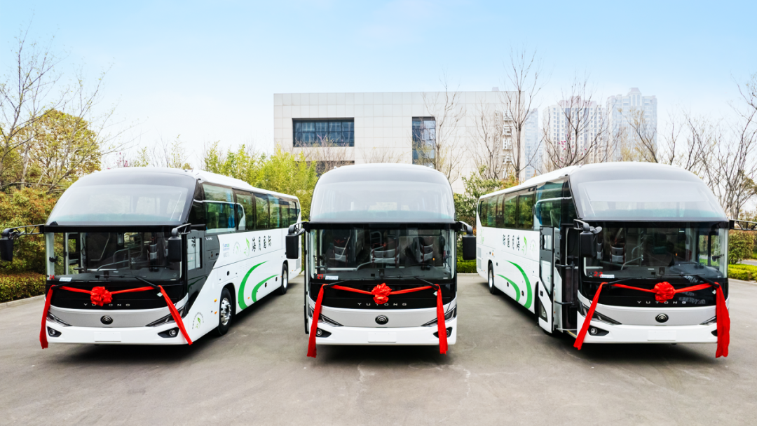行業(yè)最大批量！宇通100輛高端旅游客車交付新疆