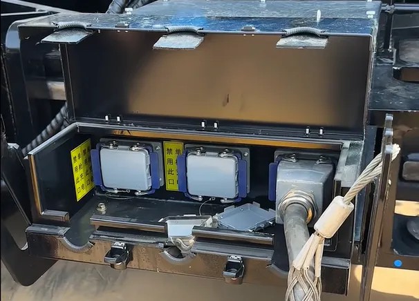 宇通純電動港口輪胎起重機(jī)：以硬核三電技術(shù)，護(hù)航港口綠色高效作業(yè)