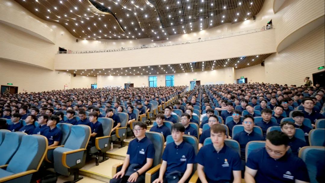 宇通新生有自己的【開(kāi)學(xué)典禮】 宇通新生有自己的【開(kāi)學(xué)典禮】