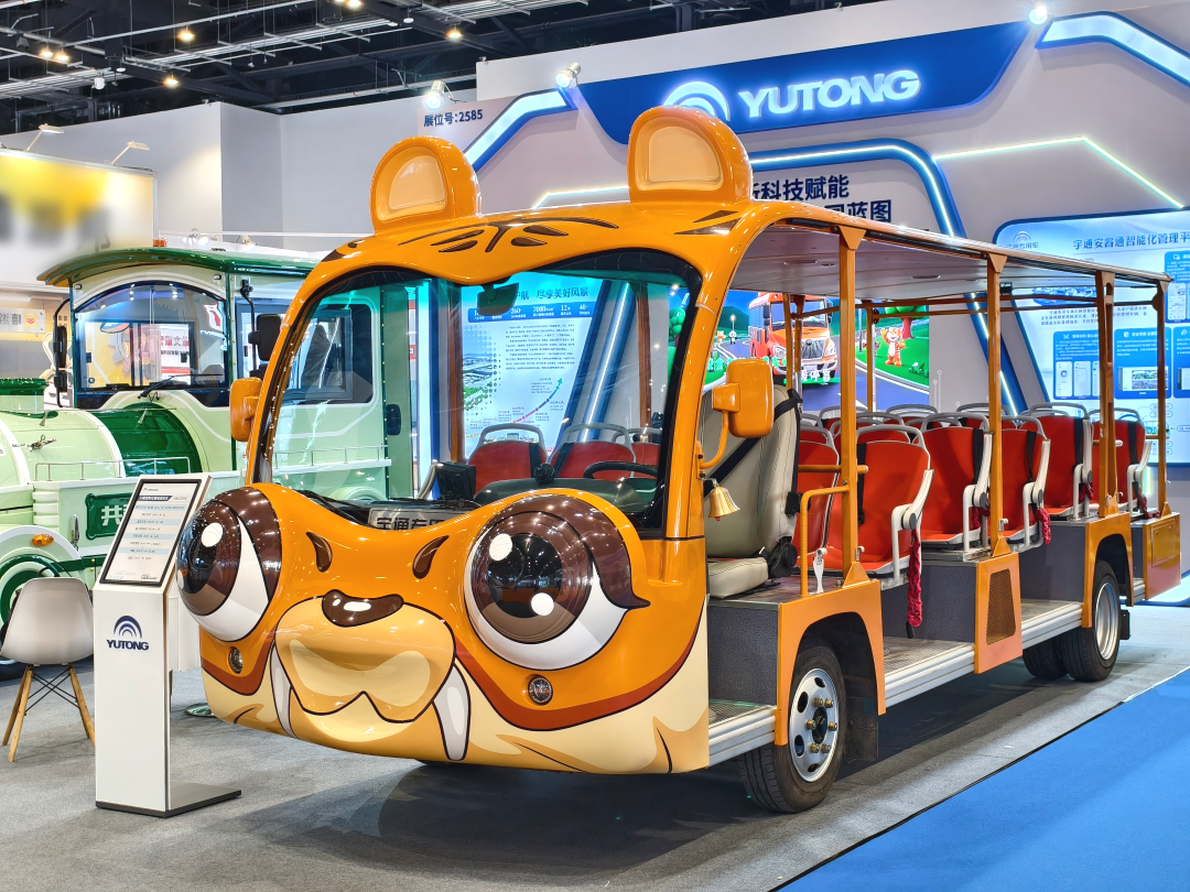 宇通鋰電觀光列車和劍齒虎觀光車亮相北京，以定制化方案賦能景區(qū)升級(jí)